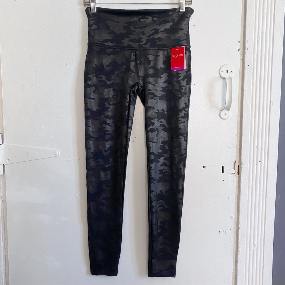 NWT Spanx Black Camo Faux Leather Leggings Large